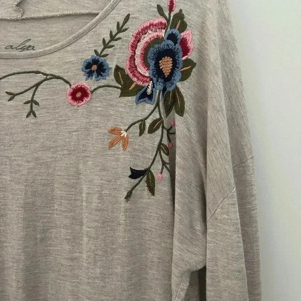 Francescas Alya long sleeve top - Picture 2 of 9